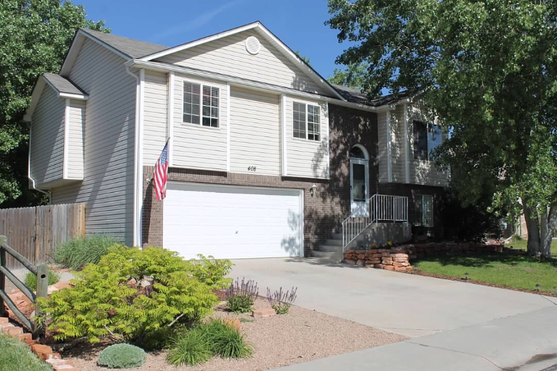 Windsor House: 408 Rollingwood dr