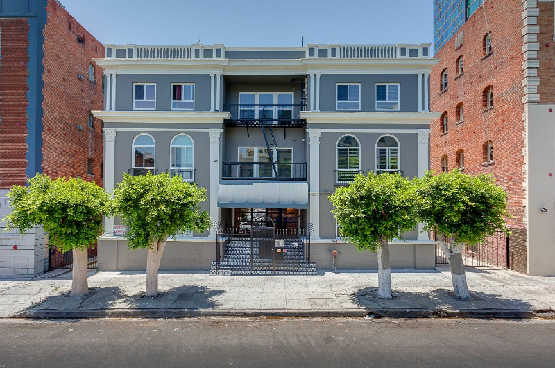 Los Angeles Apartment: 681 Shatto Place Unit #106