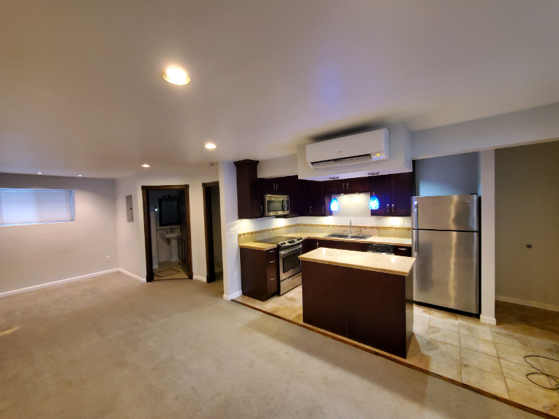 Portsmouth Apartment: 627 Front St. #2