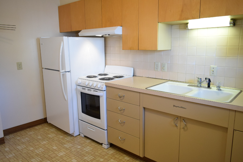 Winnebago Apartment: 500 1st Ave NW