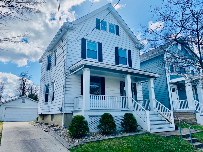 Cincinnati House: 2715 Griffiths Ave