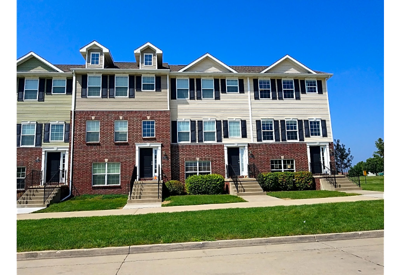 Johnston Townhome: 6895 Jack London Dr, Johnston IA
