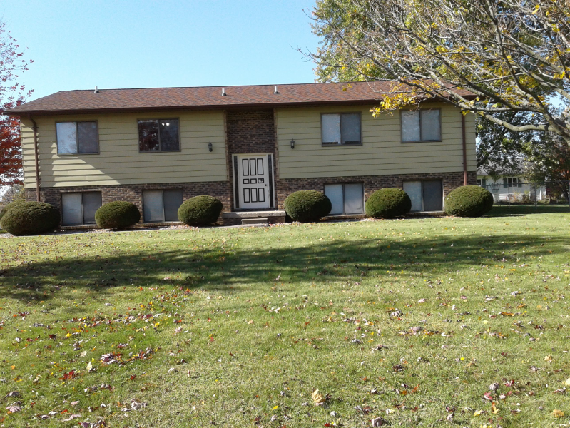 Swartz Creek Apartment: 4498 Van Vleet Rd