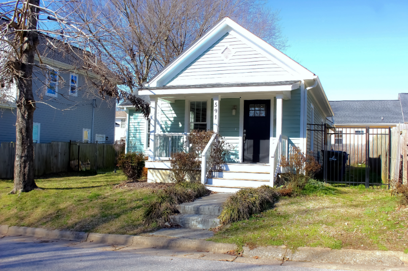 Raleigh House: 591 E Cabarrus St