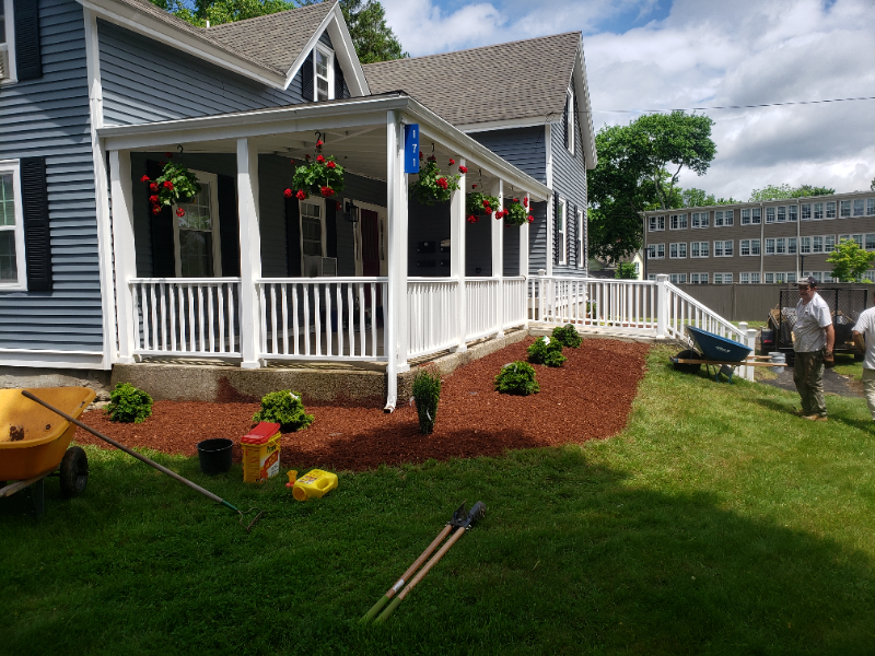 Middleboro Apartment: 171 Peirce St