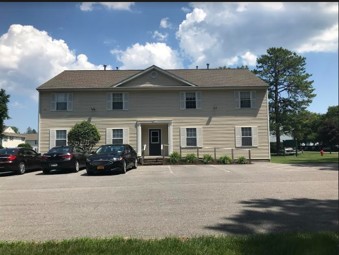 Schenectady Apartment: 525 Sir Benjamin Way