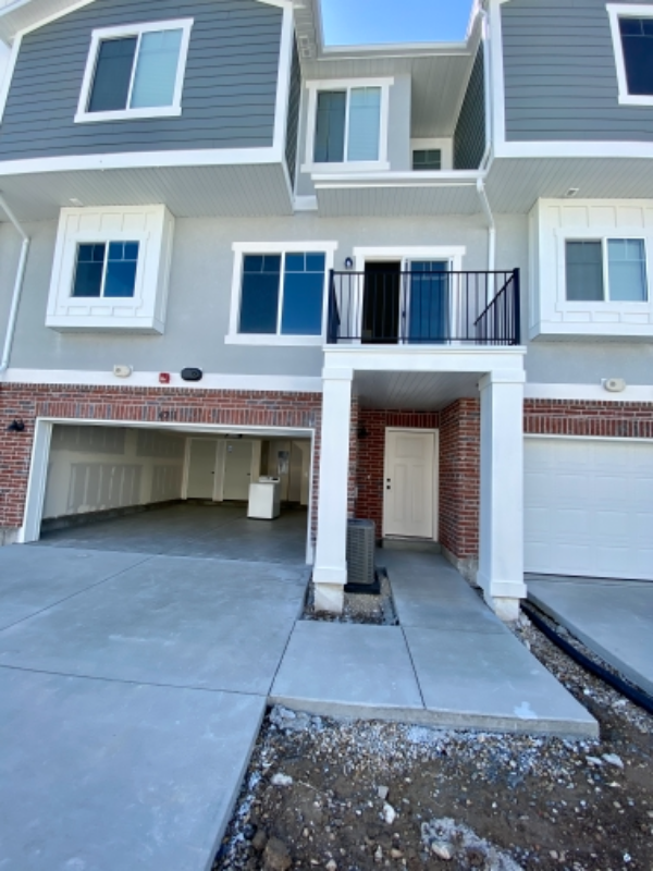 Riverton Townhome: 4211 W. Willard Park Ct.