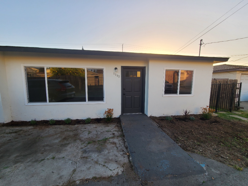 National City House: 1907 D Avenue