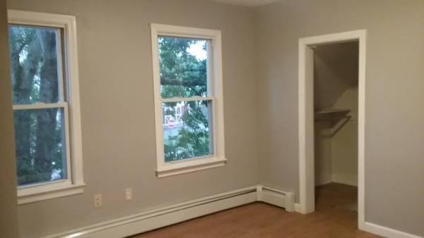 Jewett City Apartment: 9 Mechanic St