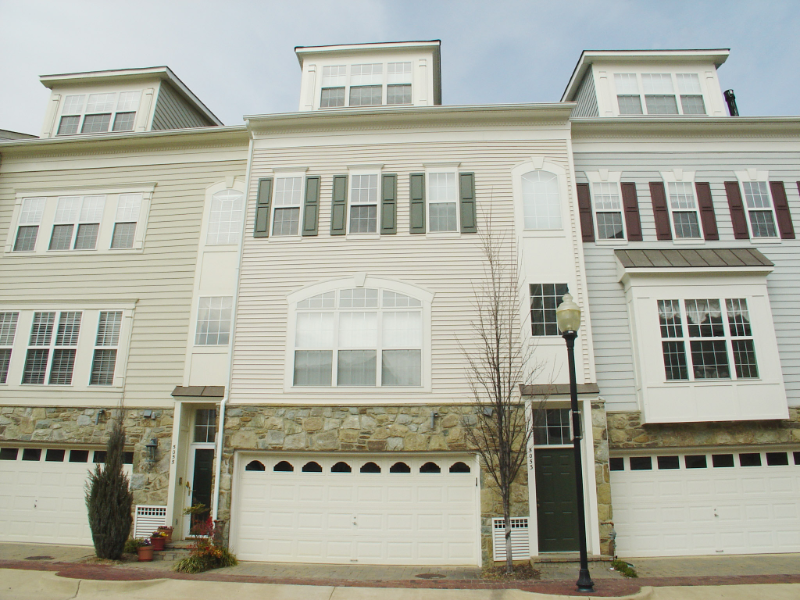 alexandria Townhome: 5053 donovan Drive