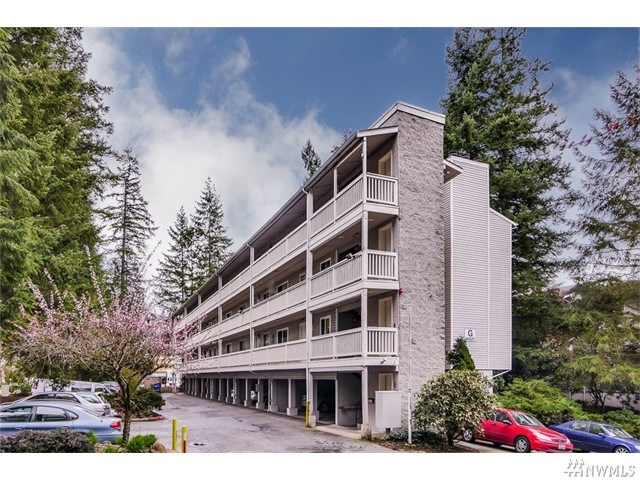 Bellevue Condo: 14527 NE 40th St
