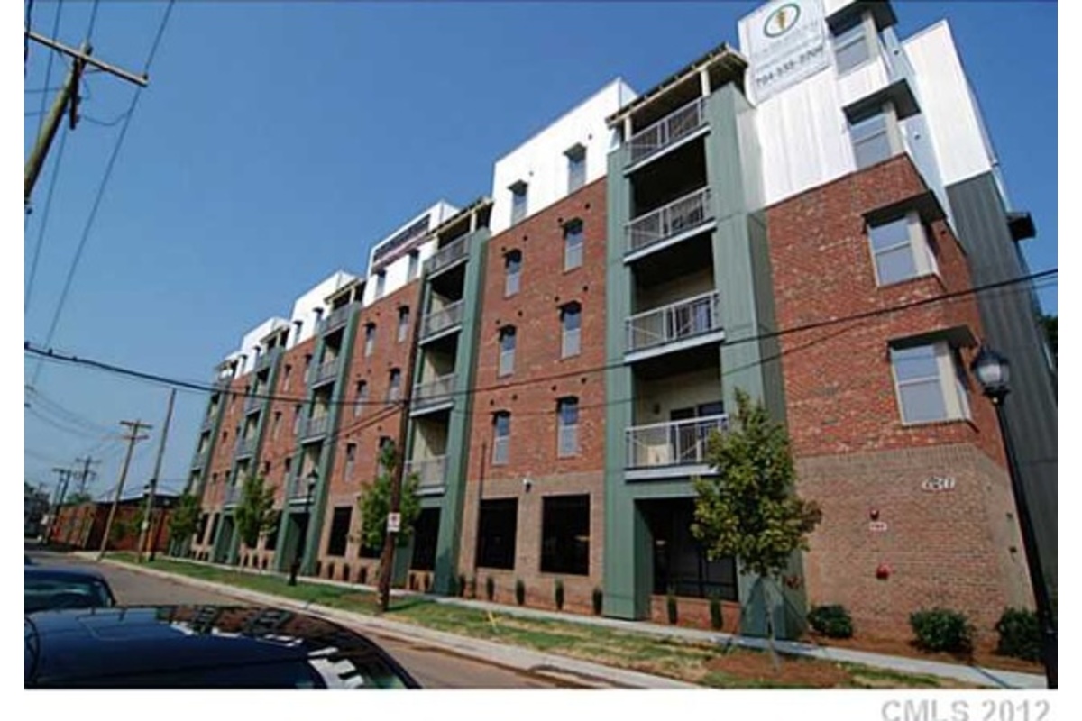 Charlotte Condo: 630 Calvert St.