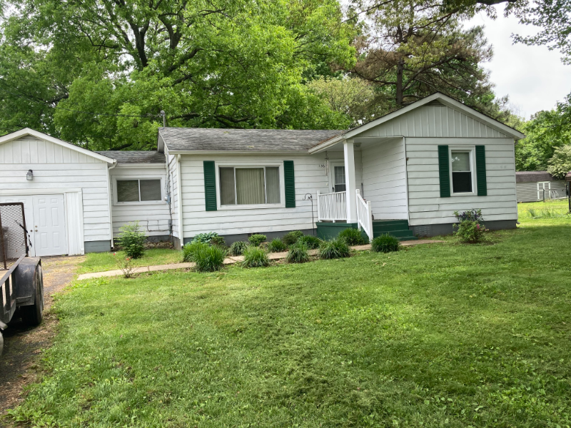 Clarksville House: 1369 Old Dover Rd