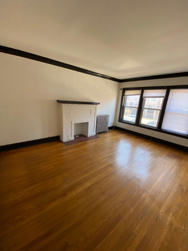 Chicago Apartment: 3655 N Racine Ave