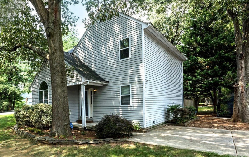 Annapolis House: 1548 Ritchie Lane