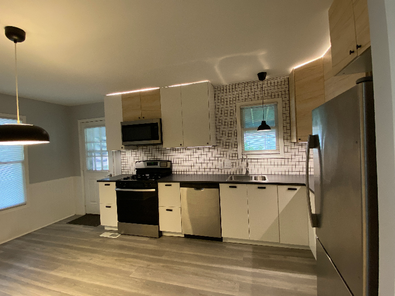 Bethalto House: 220 W Corbin St