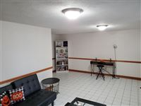 Revere Apartment: 50 Vane Ave