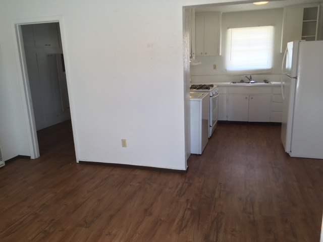 Portales Apartment: 117 S Boston Ave