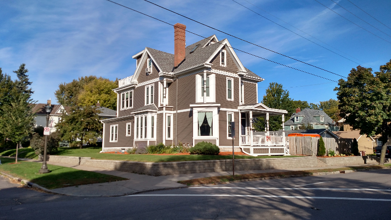 St Paul Apartment: 61 Dale St N