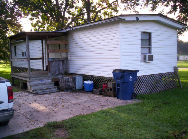 Holiday Lakes House: 547 Creekside Dr.