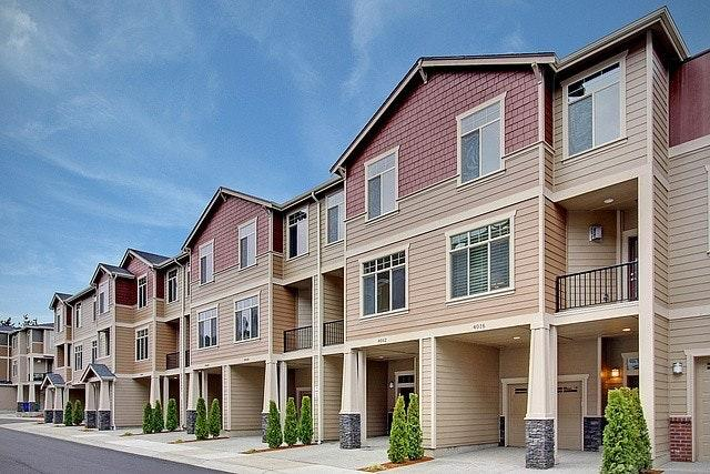 RENTON Townhome: 3800 3RD Place NE