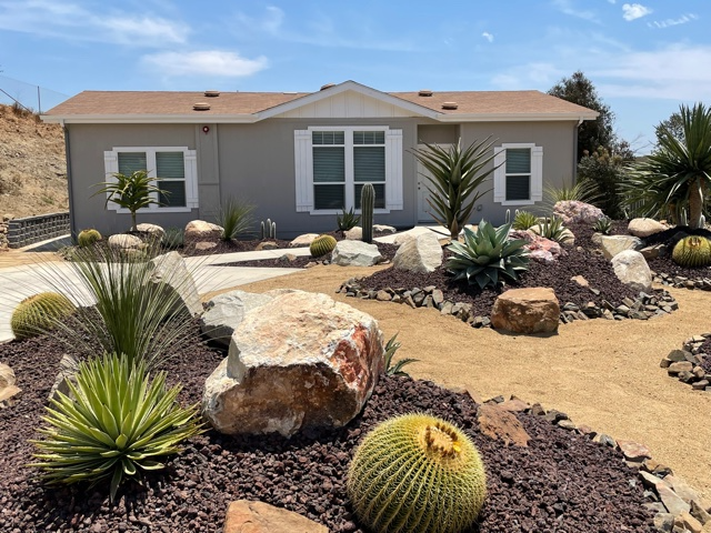 Lakeside House: Near Scripps-Poway Pkwy/Hwy 67