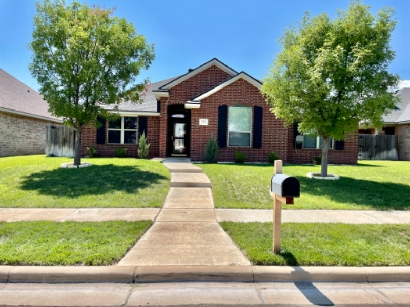 Amarillo House: 7914 Alexandria Ave