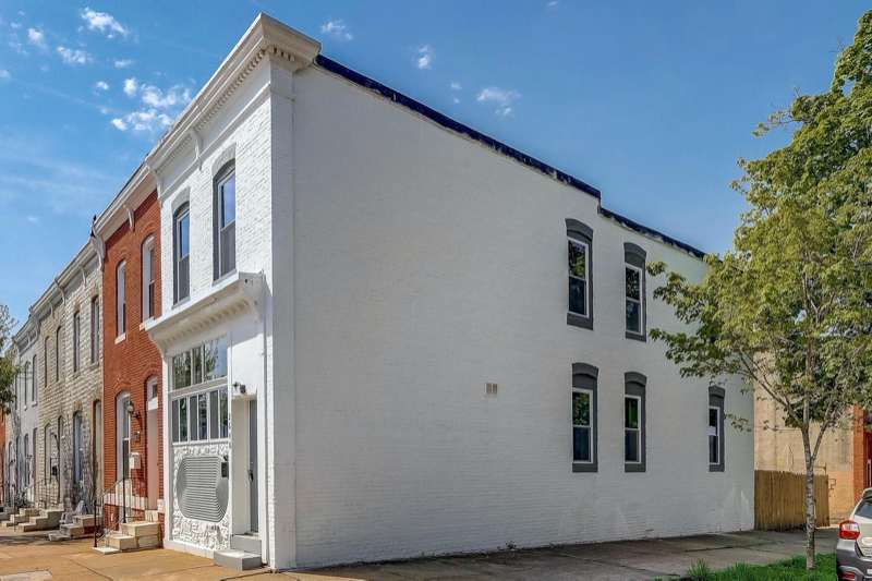 Baltimore Townhome: 2648 Hampden Ave