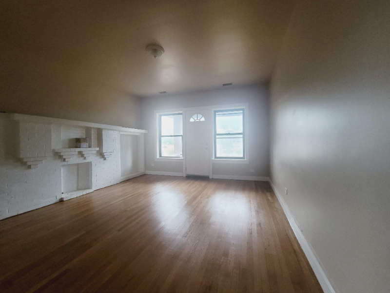Chicago Apartment: 7332 S Lowe Ave