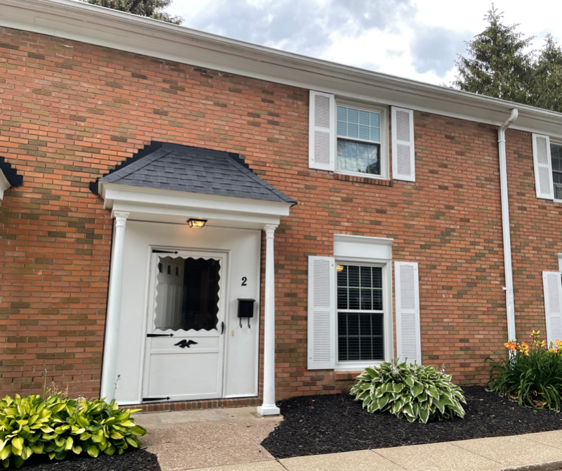 Mentor Condo: 763 Mentor Ave