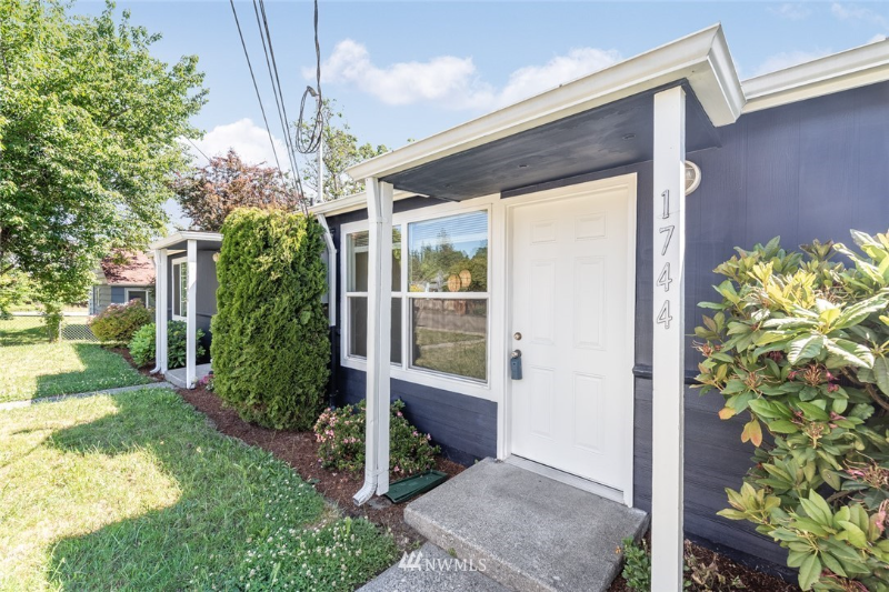 Bremerton Multiplex: 1744 Rainier Ave