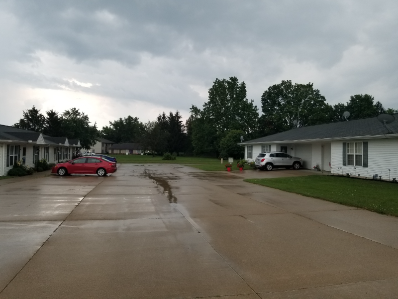 Delta Apartment: 1112 Oakview Dr.