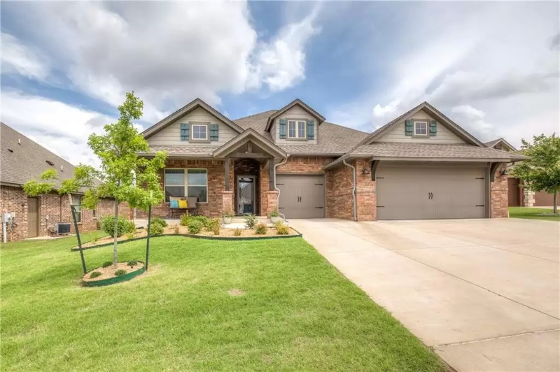 Edmond House: 8309 NW 160th Ct