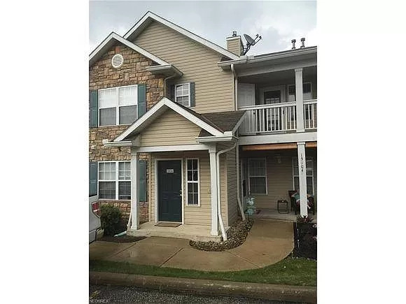 Strongsville Condo: 15124 Lenox Dr