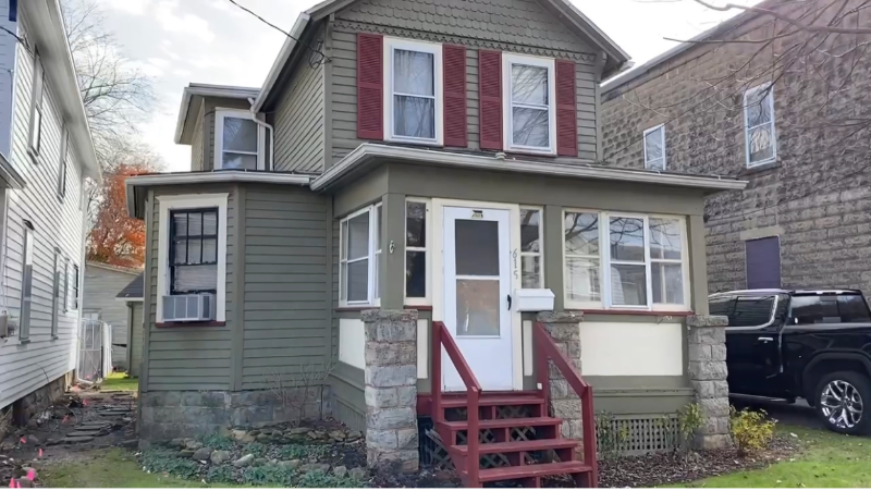 Franklin House: 615 12th St