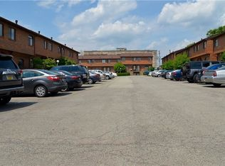 Pittsburgh Condo: 3222 Kennett Sqr.