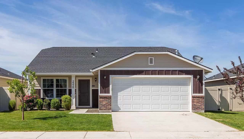 Meridian House: 3330 W. Tribune St