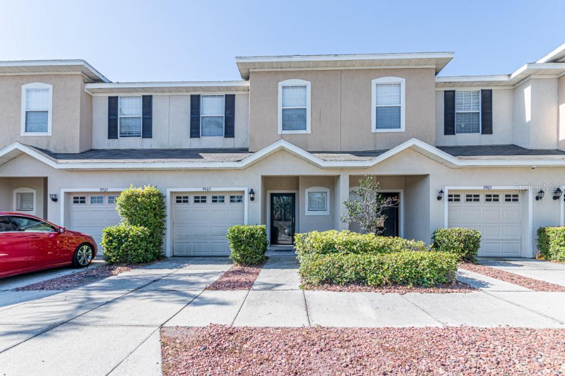 Tampa Townhome: 9905 Serona Bluff Way