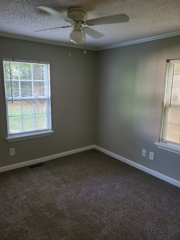 Calhoun House: 301 Circle Dr