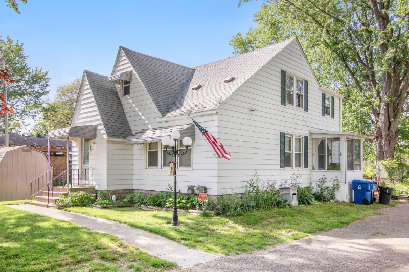Waterford Apartment: 4080 Joyce Ave