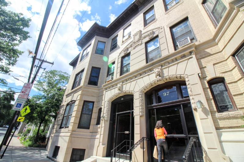 Brookline Condo: 99 Marion St