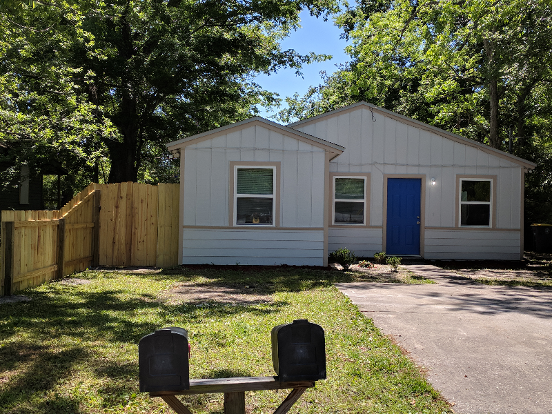 Jacksonville Apartment: 3304 Phyllis St