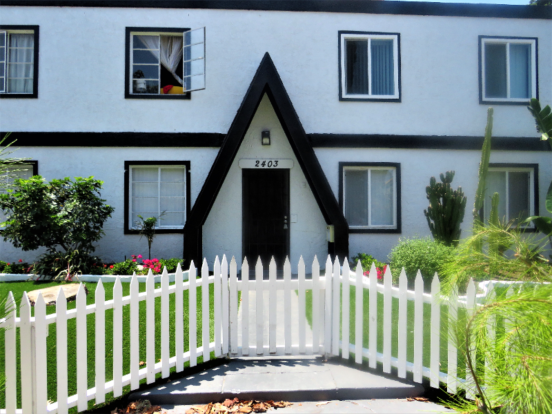 Venice Apartment: 2403 Louella Ave