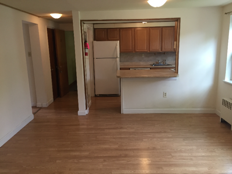 State College Apartment: 211 Easterly Pkwy