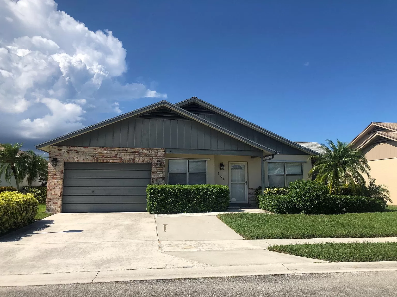 Jupiter House: 160 Stillwater Cir