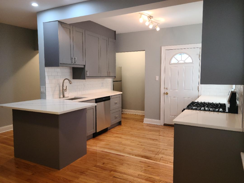 Chicago Apartment: 4837 W. Addison 1N