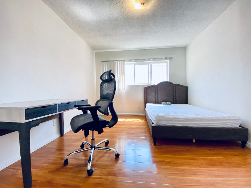 Los Angeles Apartment: 11510 Ohio Ave
