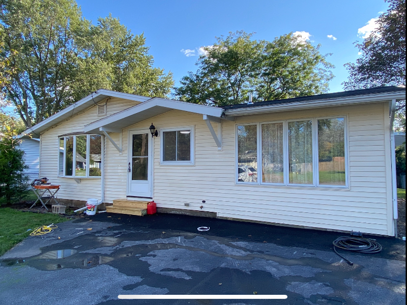 Liverpool House: 225 Sunflower Dr