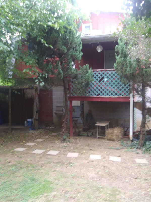 Goodville Apartment: 1611 Main Street