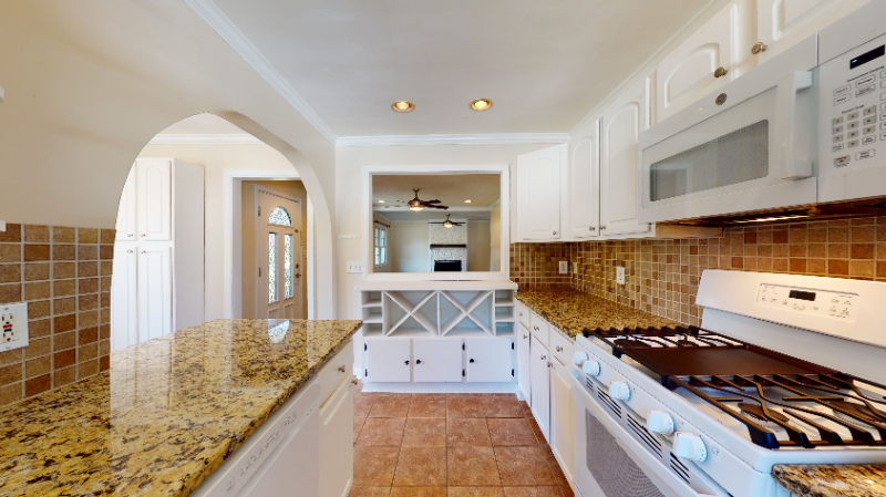 Atlanta House: 4052 W Johnson Cir